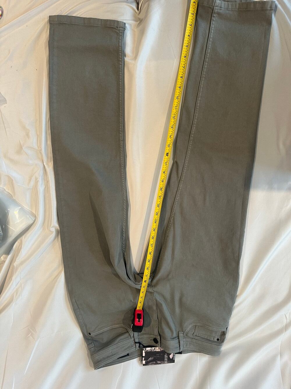 Kenneth Cole relaxed grey jeans 36 x32. NWT